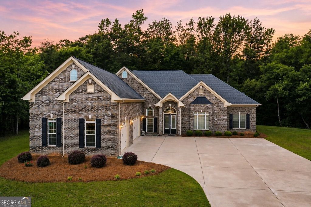 1042 Beaver Dam Road, Hoschton, GA 30548