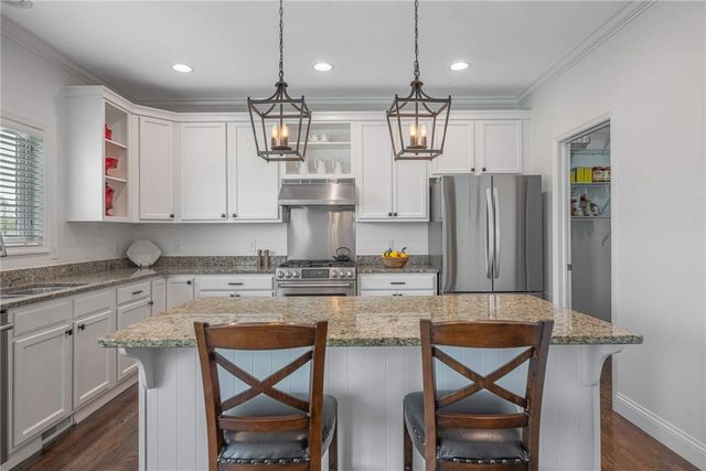 1205 Settlers Bay Court, Sugarcreek Twp, OH 45305