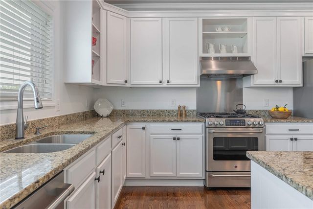 1205 Settlers Bay Court, Sugarcreek Twp, OH 45305