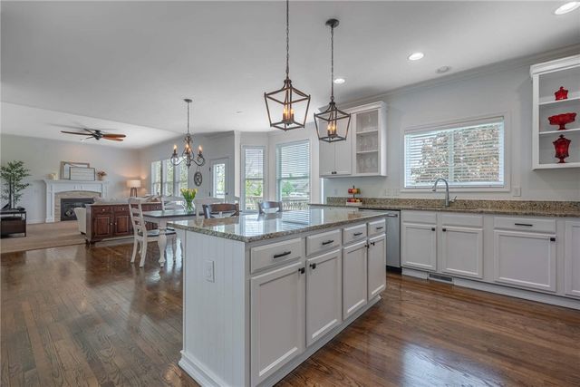1205 Settlers Bay Court, Sugarcreek Twp, OH 45305