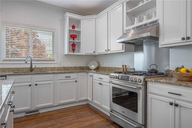 1205 Settlers Bay Court, Sugarcreek Twp, OH 45305