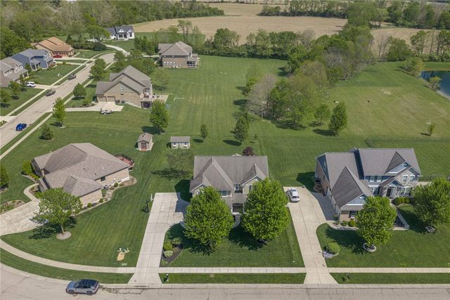 1205 Settlers Bay Court, Sugarcreek Twp, OH 45305