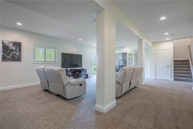 1205 Settlers Bay Court, Sugarcreek Twp, OH 45305