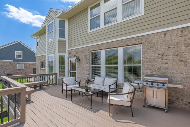 1205 Settlers Bay Court, Sugarcreek Twp, OH 45305