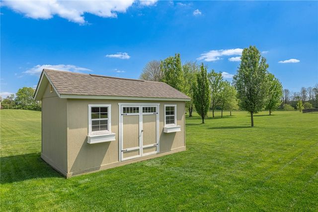 1205 Settlers Bay Court, Sugarcreek Twp, OH 45305