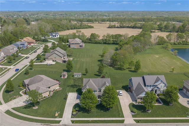 1205 Settlers Bay Court, Sugarcreek Twp, OH 45305