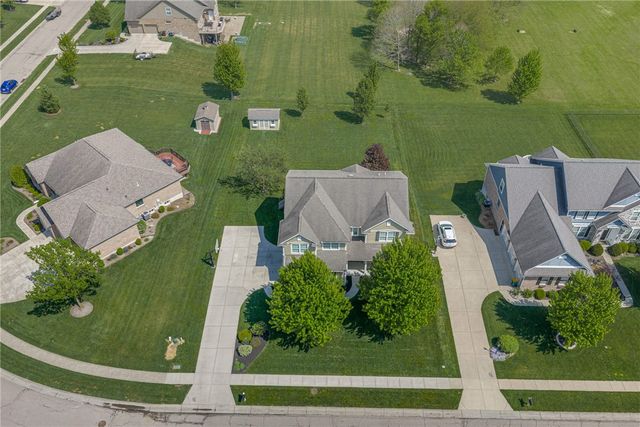 1205 Settlers Bay Court, Sugarcreek Twp, OH 45305
