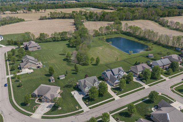 1205 Settlers Bay Court, Sugarcreek Twp, OH 45305