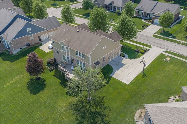 1205 Settlers Bay Court, Sugarcreek Twp, OH 45305