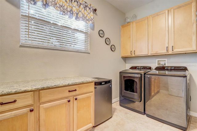 2427 LEANING PINE LANE, Oviedo, FL 32765