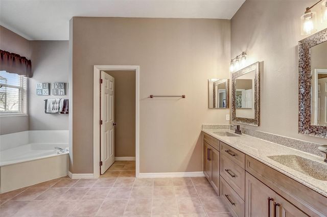 2427 LEANING PINE LANE, Oviedo, FL 32765