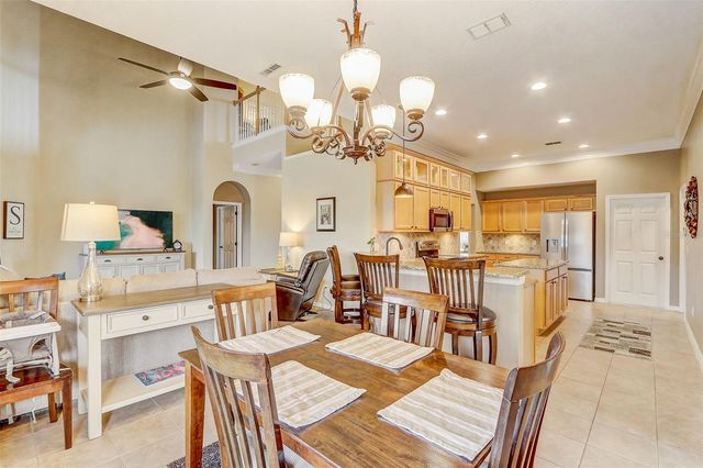 2427 LEANING PINE LANE, Oviedo, FL 32765