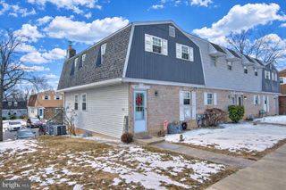 523 VILLAGE LN, Pottstown, PA 19464