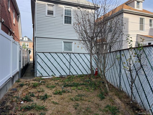 15108 33rd Road, Flushing, NY 11354