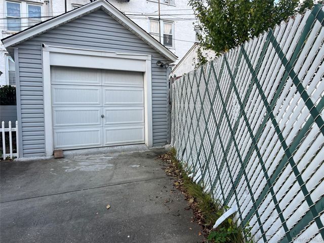 15108 33rd Road, Flushing, NY 11354