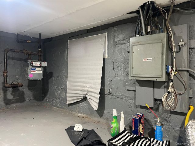 15108 33rd Road, Flushing, NY 11354