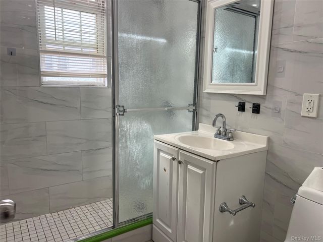 15108 33rd Road, Flushing, NY 11354