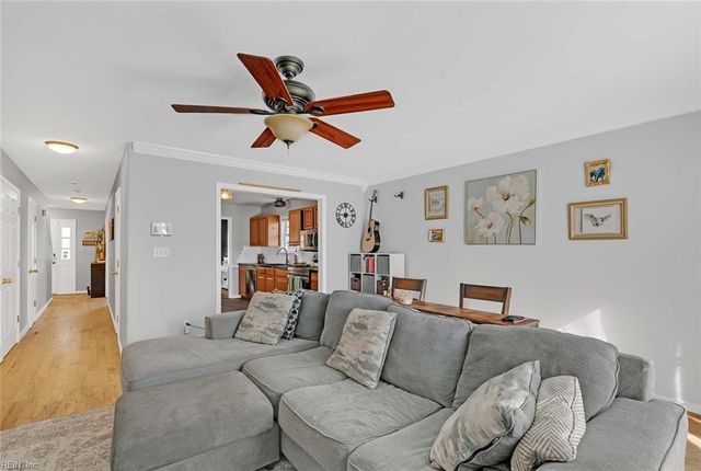 220 Hinton AVE, Chesapeake, VA 23323