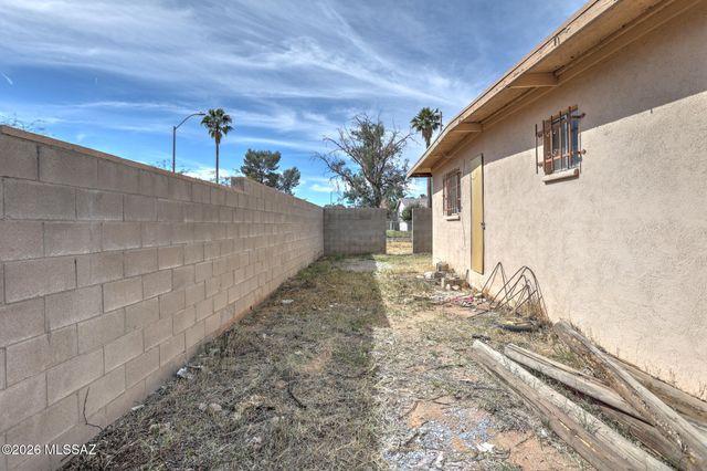 1981 E Fayette Vista, Tucson, AZ 85713