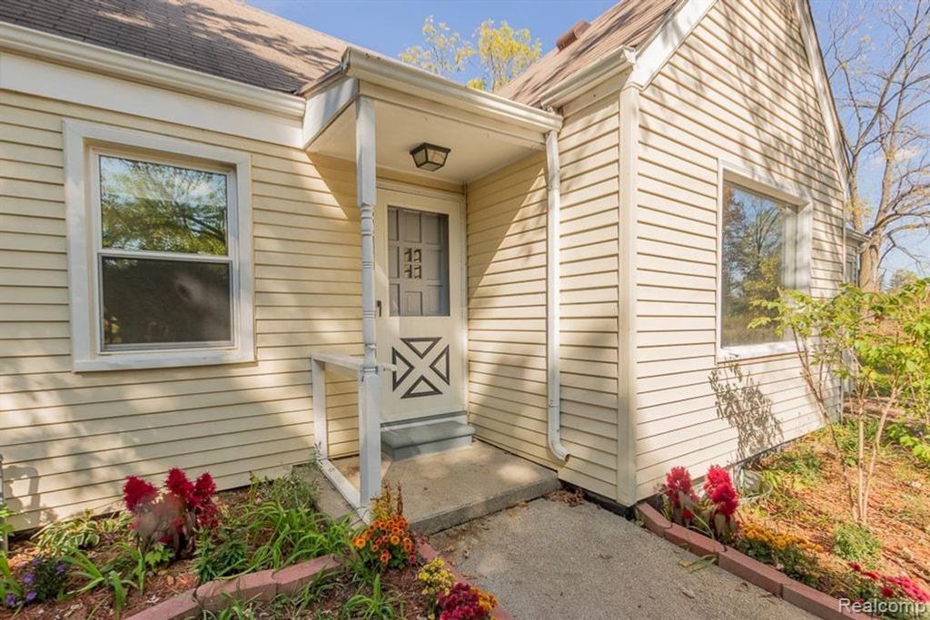 3770 Ann Arbor Saline Road, Ann Arbor, MI 48103