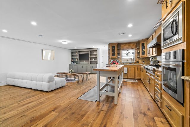 3902 Colquitt Street, Houston, TX 77027