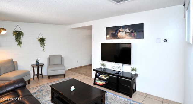3663 E 33rd Street, Tucson, AZ 85713