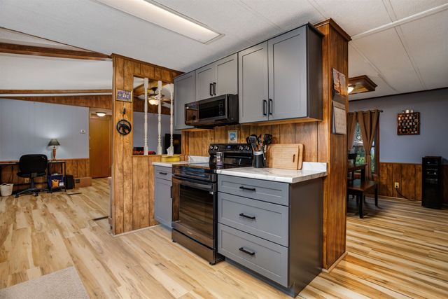 53 River Ledge Drive, Goffstown, NH 03045