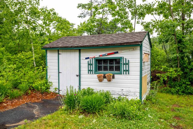 53 River Ledge Drive, Goffstown, NH 03045
