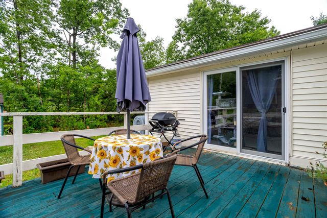 53 River Ledge Drive, Goffstown, NH 03045