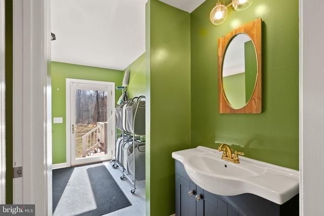 8089 MOORMONT RD, Rapidan, VA 22733