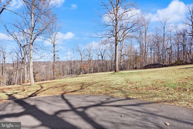 8089 MOORMONT RD, Rapidan, VA 22733