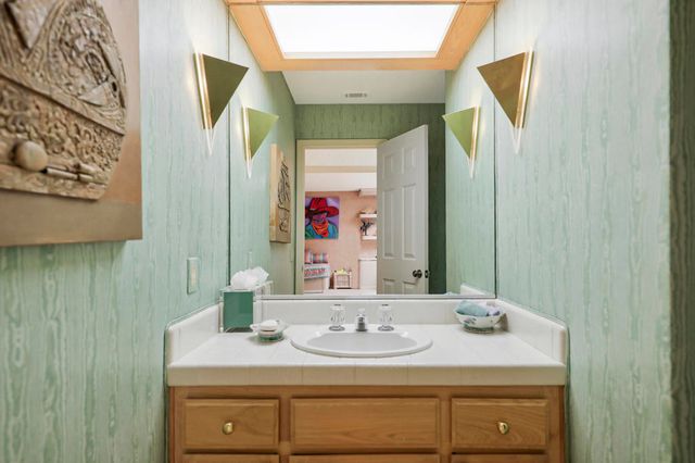 229 Green Mountain Drive, Palm Desert, CA 92211