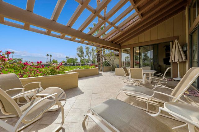 229 Green Mountain Drive, Palm Desert, CA 92211