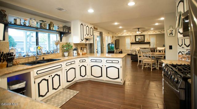 5057 W Avenue L3, Quartz Hill, CA 93536