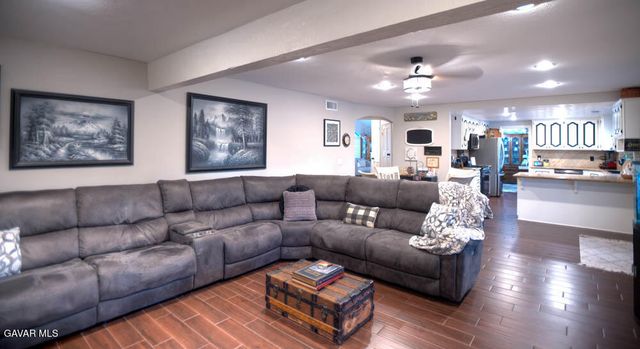 5057 W Avenue L3, Quartz Hill, CA 93536