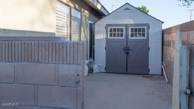 5057 W Avenue L3, Quartz Hill, CA 93536