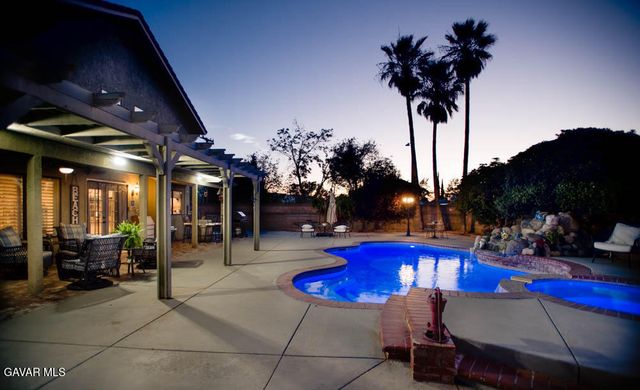 5057 W Avenue L3, Quartz Hill, CA 93536