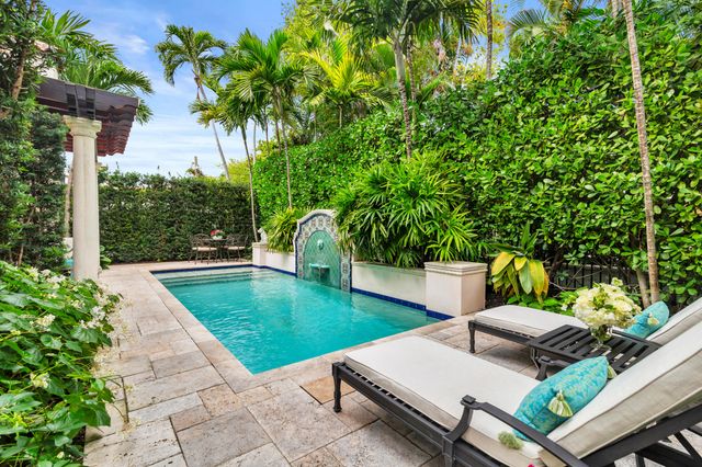 261 Seminole Avenue, Palm Beach, FL 33480