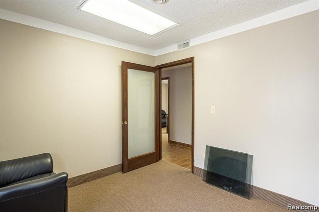 16825 W Warren Avenue, Detroit, MI 48228