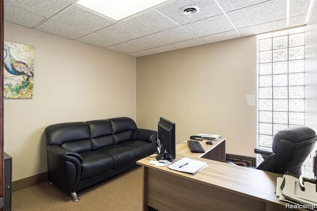 16825 W Warren Avenue, Detroit, MI 48228