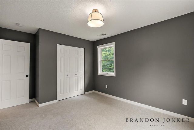 9095 76th Street, Alto, MI 49302