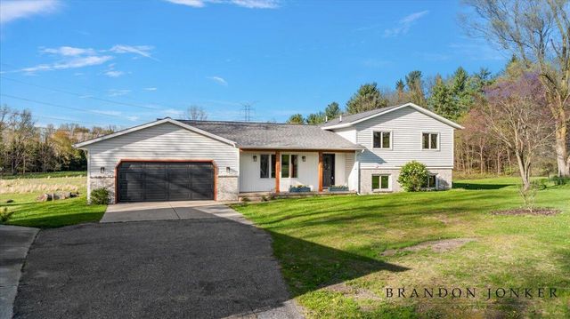 9095 76th Street, Alto, MI 49302