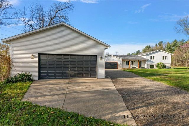9095 76th Street, Alto, MI 49302