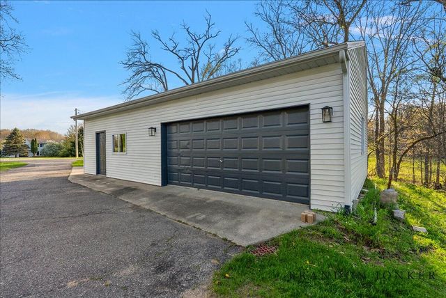 9095 76th Street, Alto, MI 49302