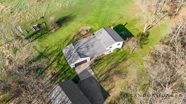 9095 76th Street, Alto, MI 49302