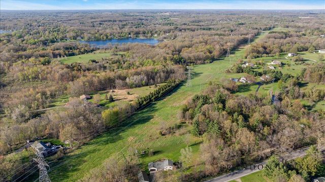 9095 76th Street, Alto, MI 49302