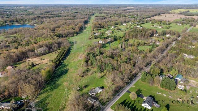9095 76th Street, Alto, MI 49302