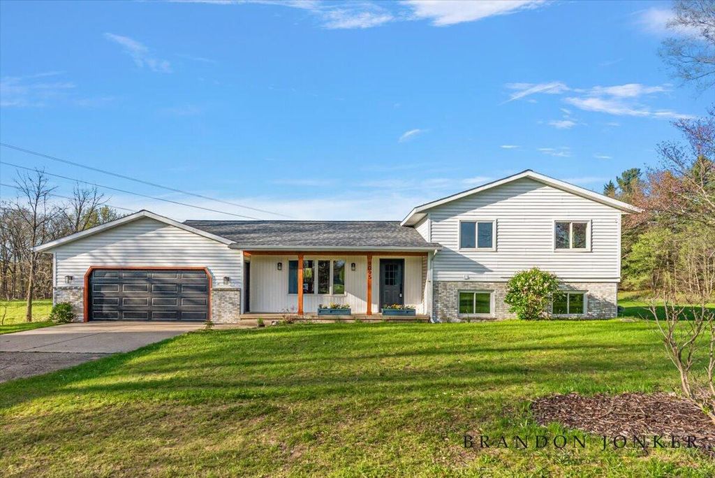 9095 76th Street, Alto, MI 49302