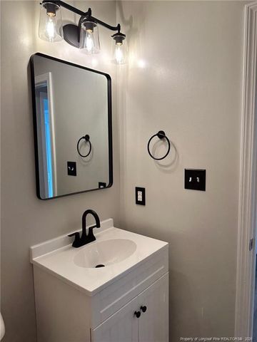 654 Hogart Street, Raeford, NC 28376