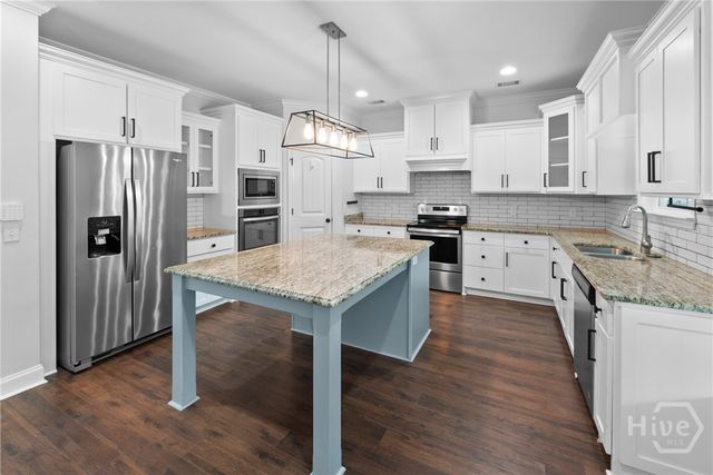 385 Timberland Circle, Richmond Hill, GA 31324